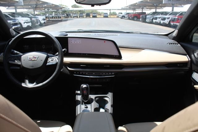 2024 Cadillac XT4 Premium Luxury