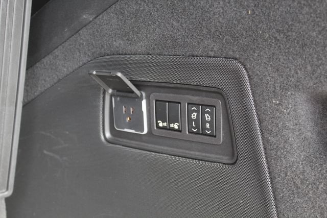 2023 Cadillac Escalade 4WD Premium Luxury Platinum