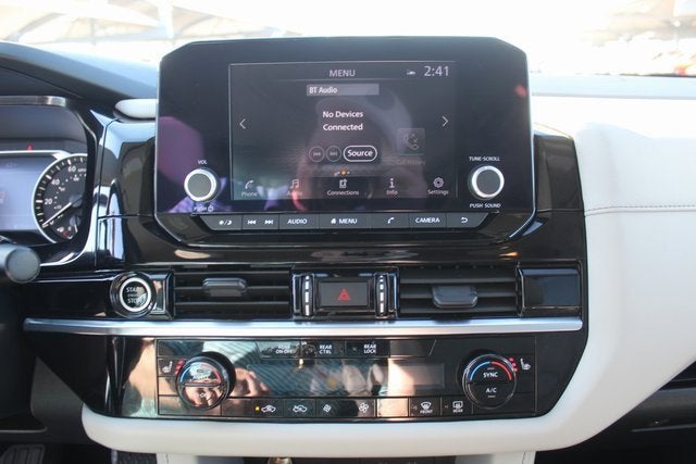 2023 Nissan Pathfinder SV