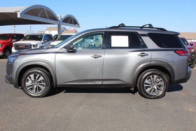 2023 Nissan Pathfinder SV